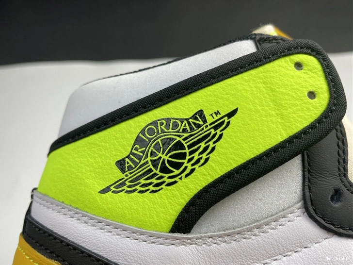 Jordan 1 Air Gold” “University  High   555088-118 OG 0319